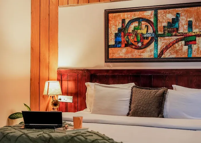 Saffronstays Zephyr Nainital